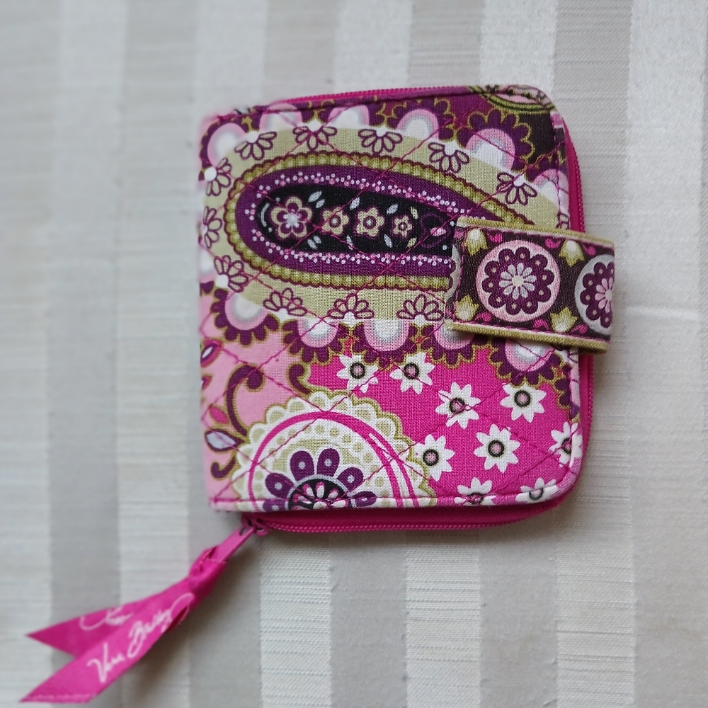 Vera 🍧 Bradley Wallet